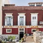 Fronte Mare Apartments & City Views