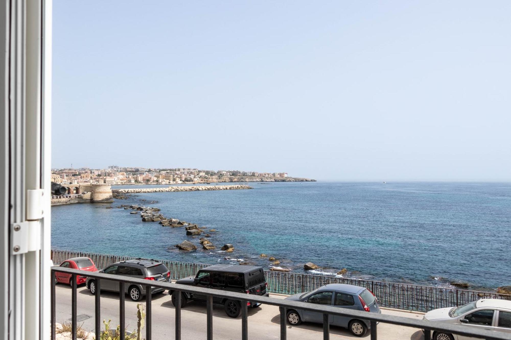 Fronte Mare & Views Apartament