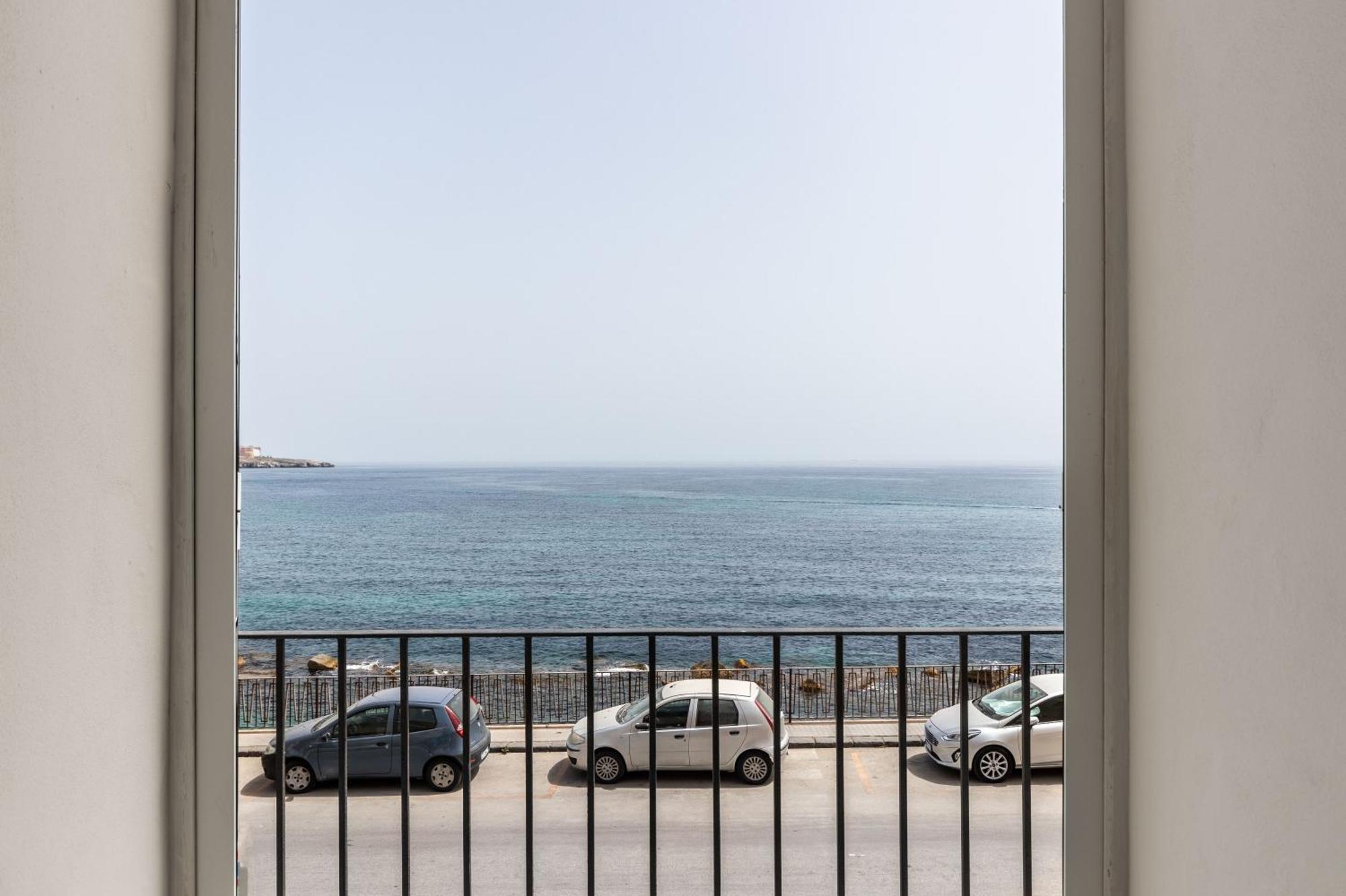 Fronte Mare & Views Apartament *